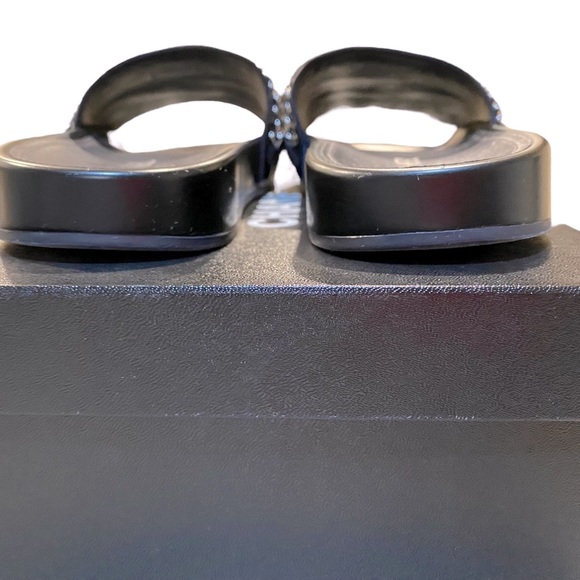 Chanel slip on flat chain sandals - Picture 7 of 8